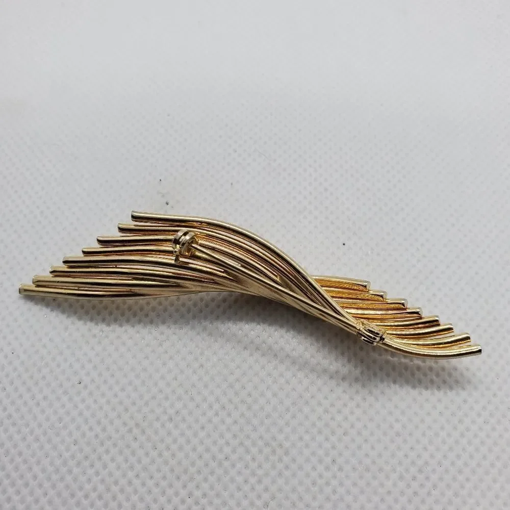 Vintage Gold Brooch